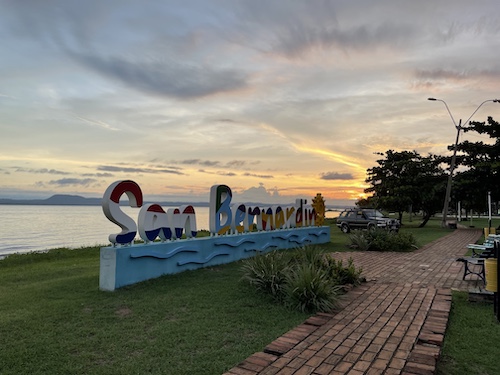 Roman Esco in Paraguay | Promenade von San Bernardino