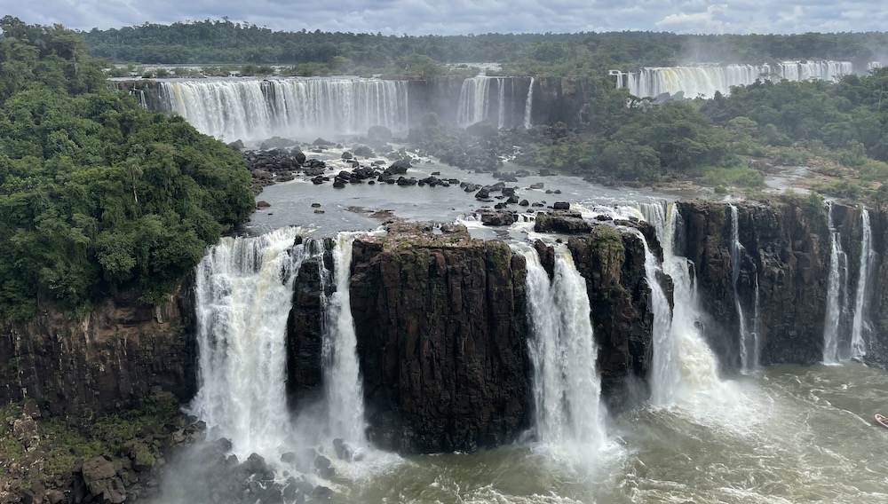 Roman Esco in Paraguay | Panorama auf die Wasserfälle von Iguazú