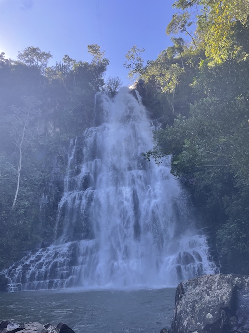 Roman Esco in Paraguay | Atemberaubend - Allein am Wasserfall Salto Cristal.